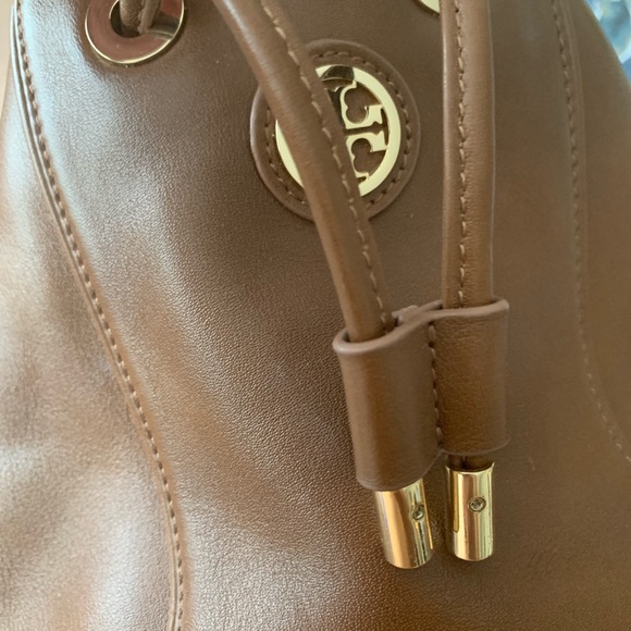 Brown leather bucket bag- Tory Burch - Picture 3 of 8